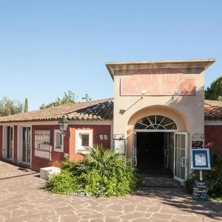 Rénové à Dans Le Golfe De Saint-tropez - Les Restanques *