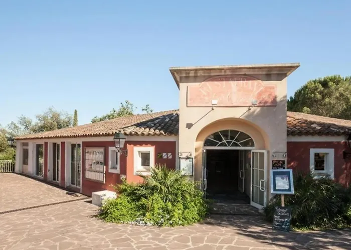 Renove A Dans Le Golfe De Saint-tropez - Les Restanques *